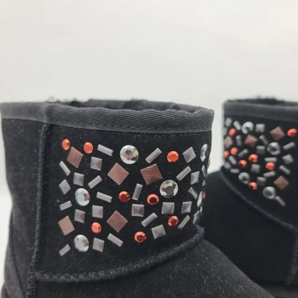 UGG Womens Boots black Suede Fur Classic Mini Stud II Medallion Size 6 37 new